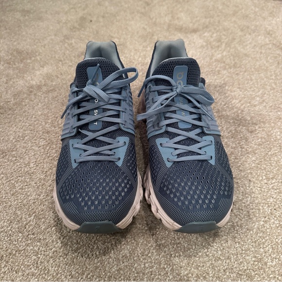 On cloud blue Tennis shoes - Picture 2 of 7